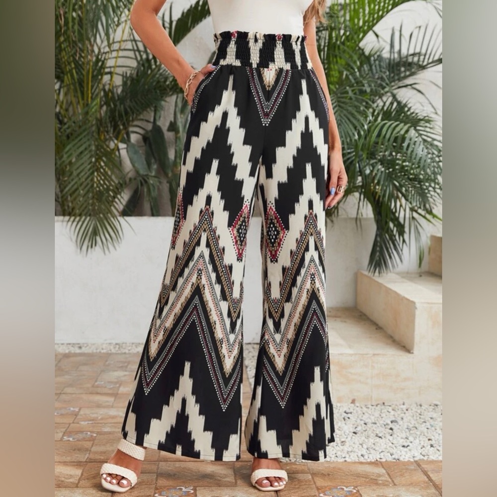 Graphic Wide Leg Pant